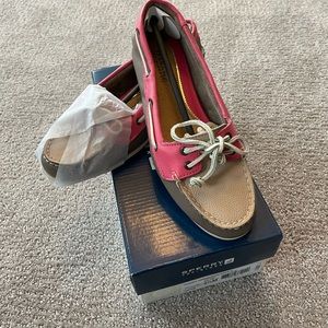 New Sperry womens shoes size 6.5
